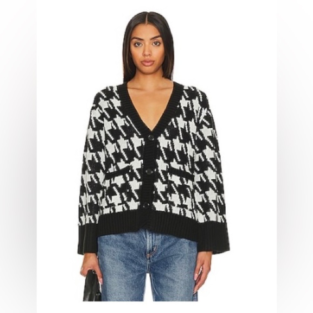 Houndstooth knit sweater